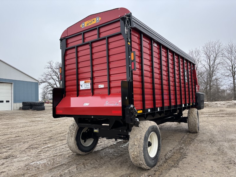 2025 Meyer RTH220-C Forage Box
