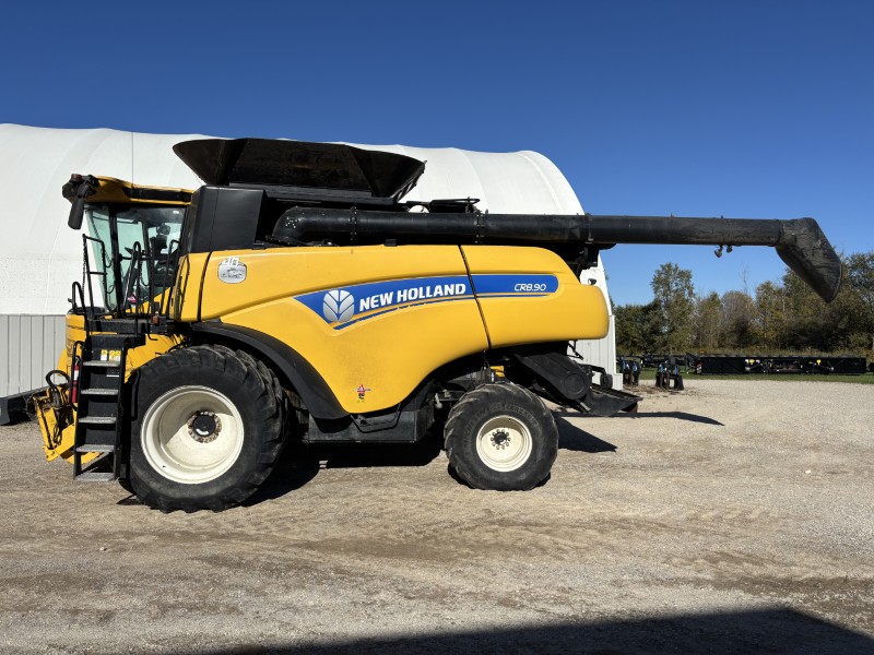 2016 New Holland CR8.90 Combine