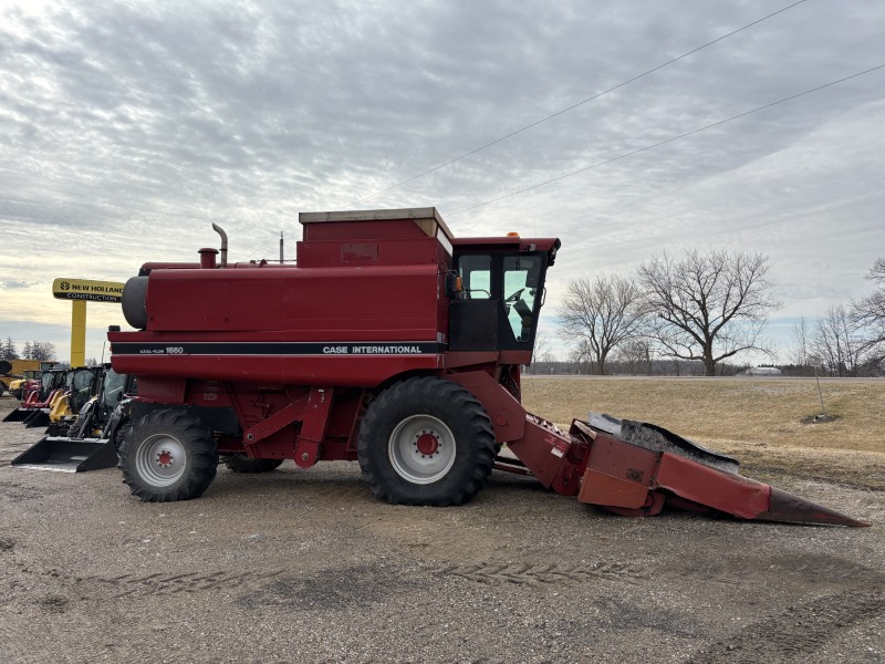 1989 Case IH 1660 Combine