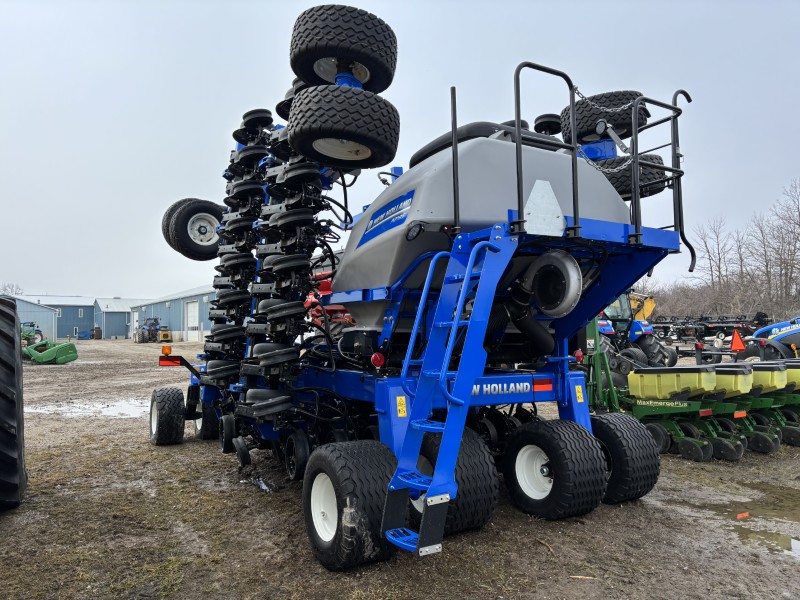 2025 New Holland P2185 30' Air Drill