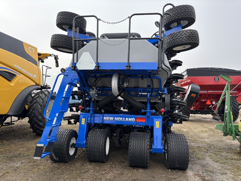 2025 New Holland P2185 30' Air Drill