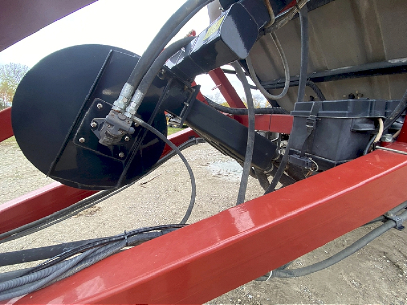 2013 New Holland P2080 30FT Drill