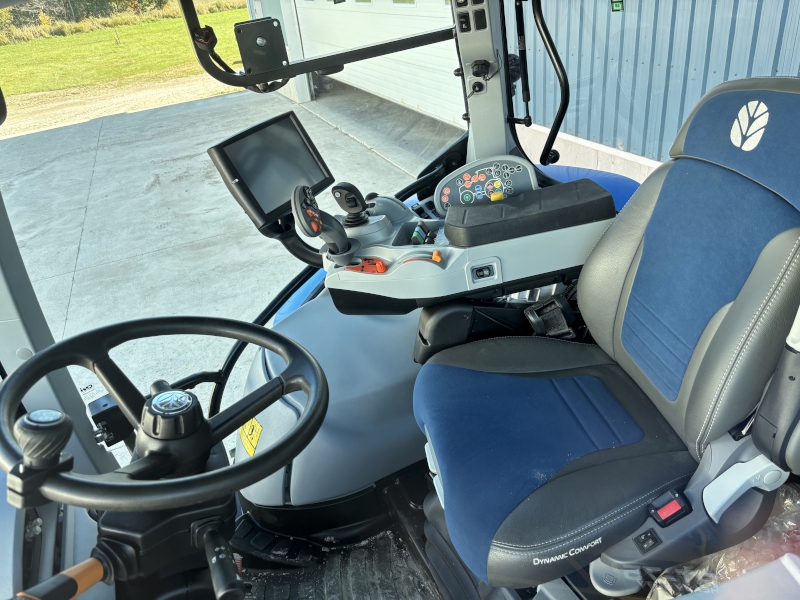 2022 New Holland T6.145 DCT Tractor