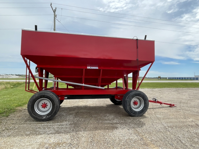 2024 R J Equipment 600 Gravity Box