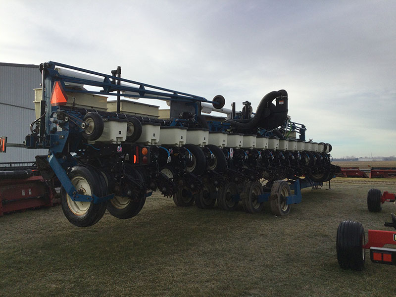 2009 Kinze 3600-16R Planter