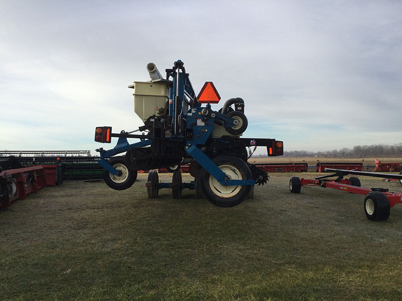 2009 Kinze 3600-16R Planter