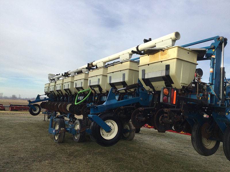 2009 Kinze 3600-16R Planter