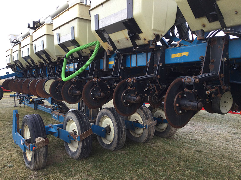 2009 Kinze 3600-16R Planter