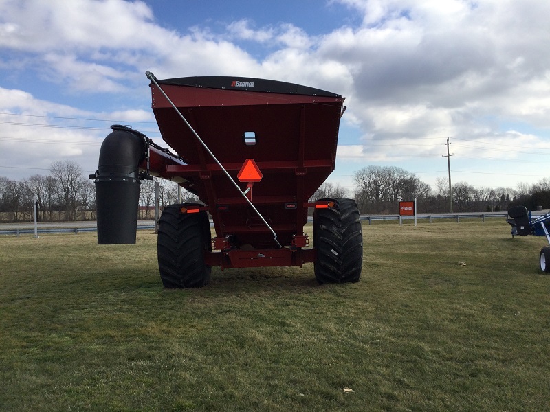 2022 Brandt 820XT Grain Cart