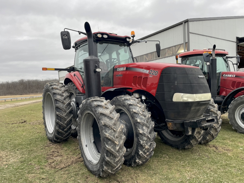 2015 Case IH MAGNUM 220 Tractor