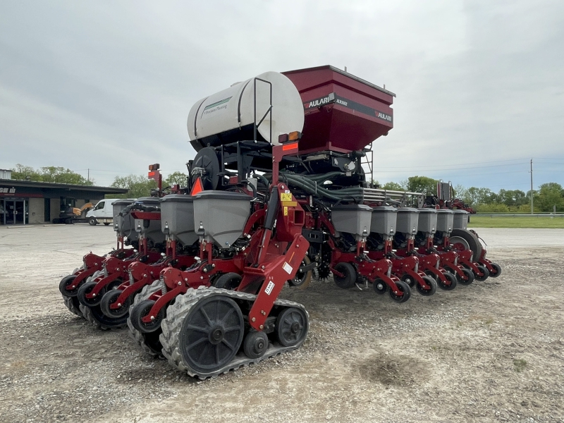 2022 Case IH 2150-16R Planter