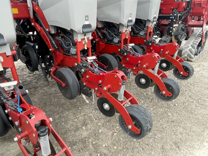 2022 Case IH 2150-16R Planter
