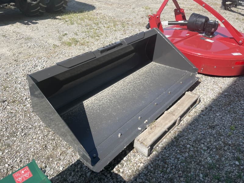 2025 New Holland 72" LPE Bucket