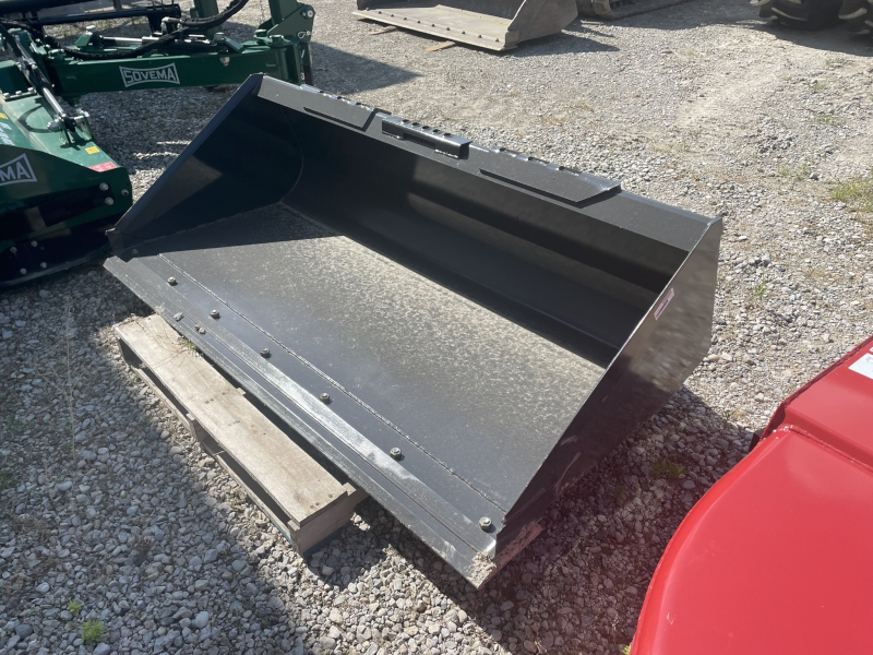 2025 New Holland 72" LPE Bucket