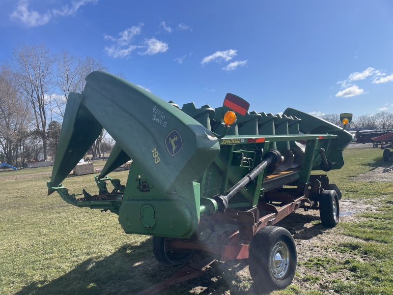 2005 John Deere 893 Header Corn Head