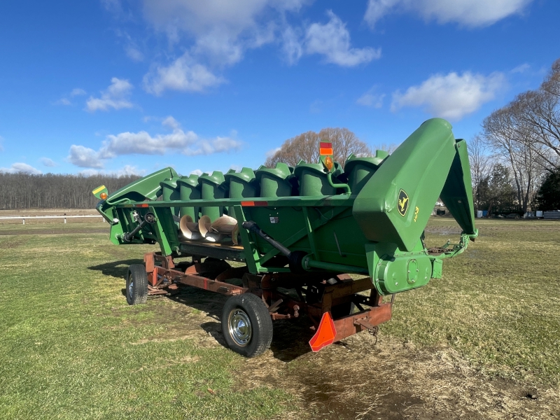 2005 John Deere 893 Header Corn Head