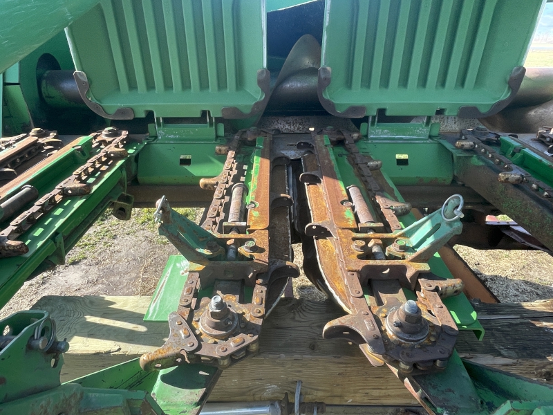 2005 John Deere 893 Header Corn Head