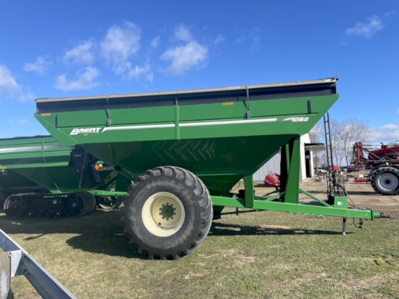 2015 Brent 1082 Grain Cart