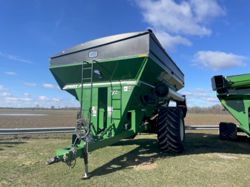2015 Brent 1082 Grain Cart