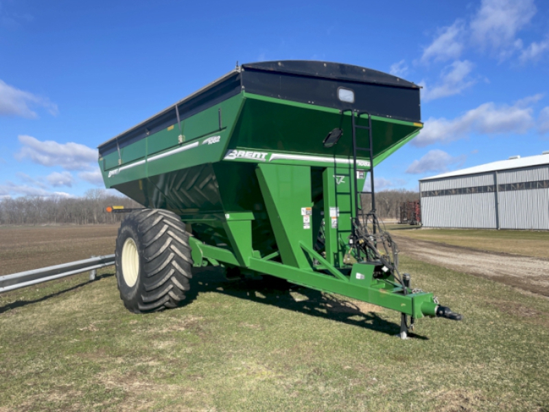 2015 Brent 1082 Grain Cart