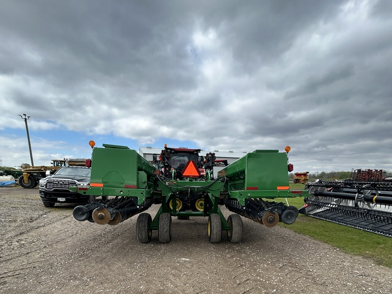 2012 John Deere 455 Drill