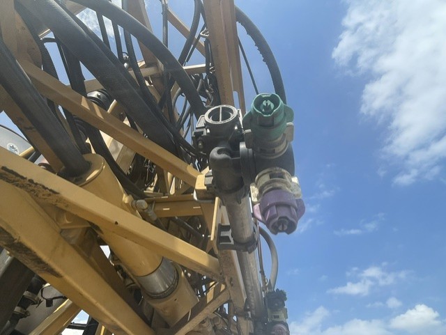 RoGator RG1300 Sprayer/High Clearance