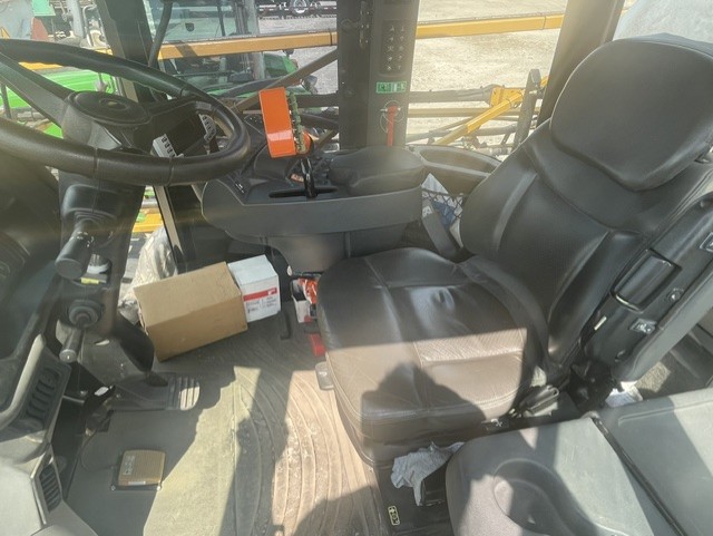 RoGator RG1300 Sprayer/High Clearance