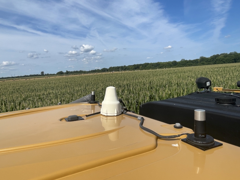 2013 RoGator RG1300 Sprayer/High Clearance