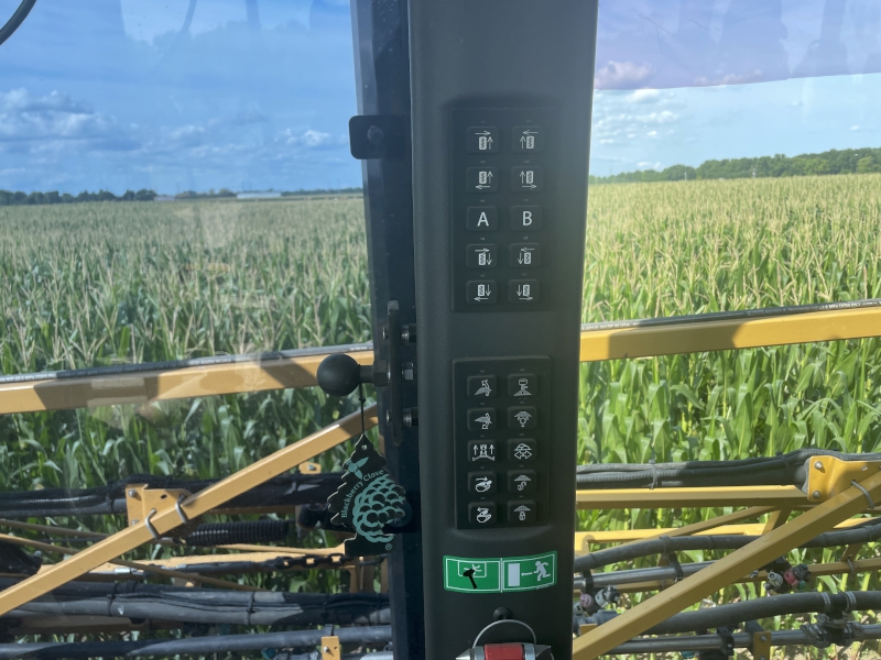 2013 RoGator RG1300 Sprayer/High Clearance