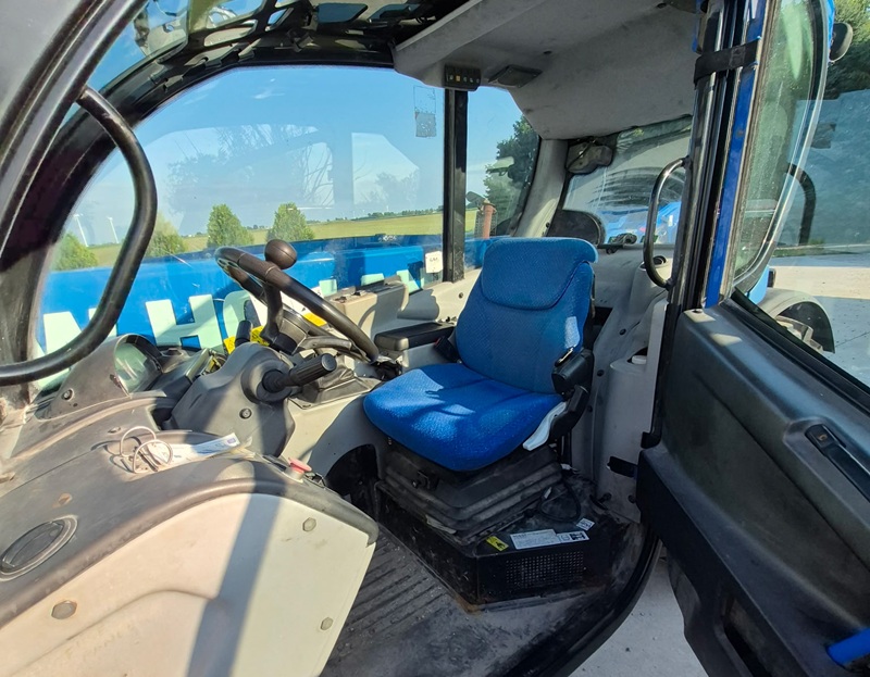 2016 New Holland LM6.28 TeleHandler