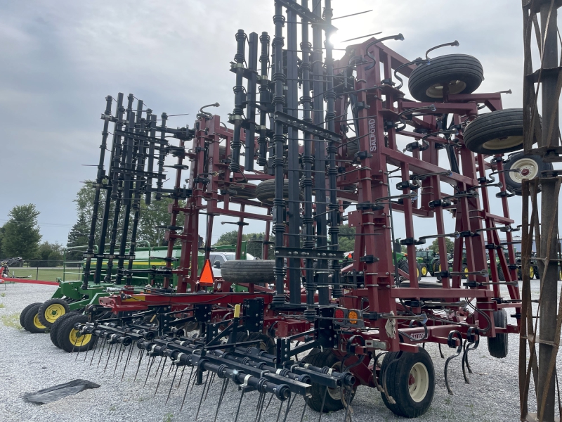 2012 Salford 700-44 Field Cultivator
