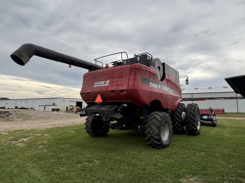 2004 Case IH 8010 Combine