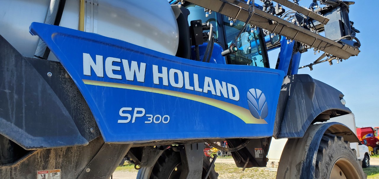 2016 New Holland SP300F Sprayer