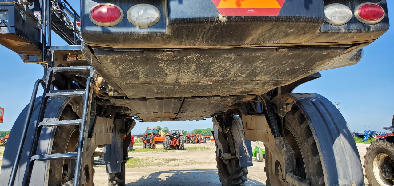 2016 New Holland SP300F Sprayer