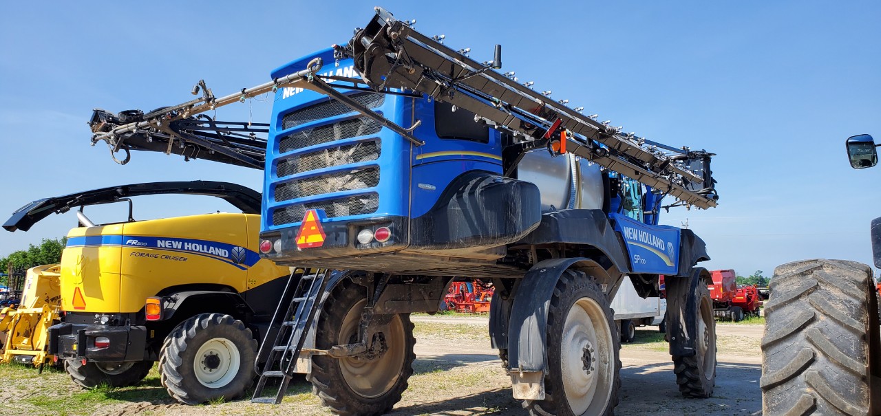 2016 New Holland SP300F Sprayer