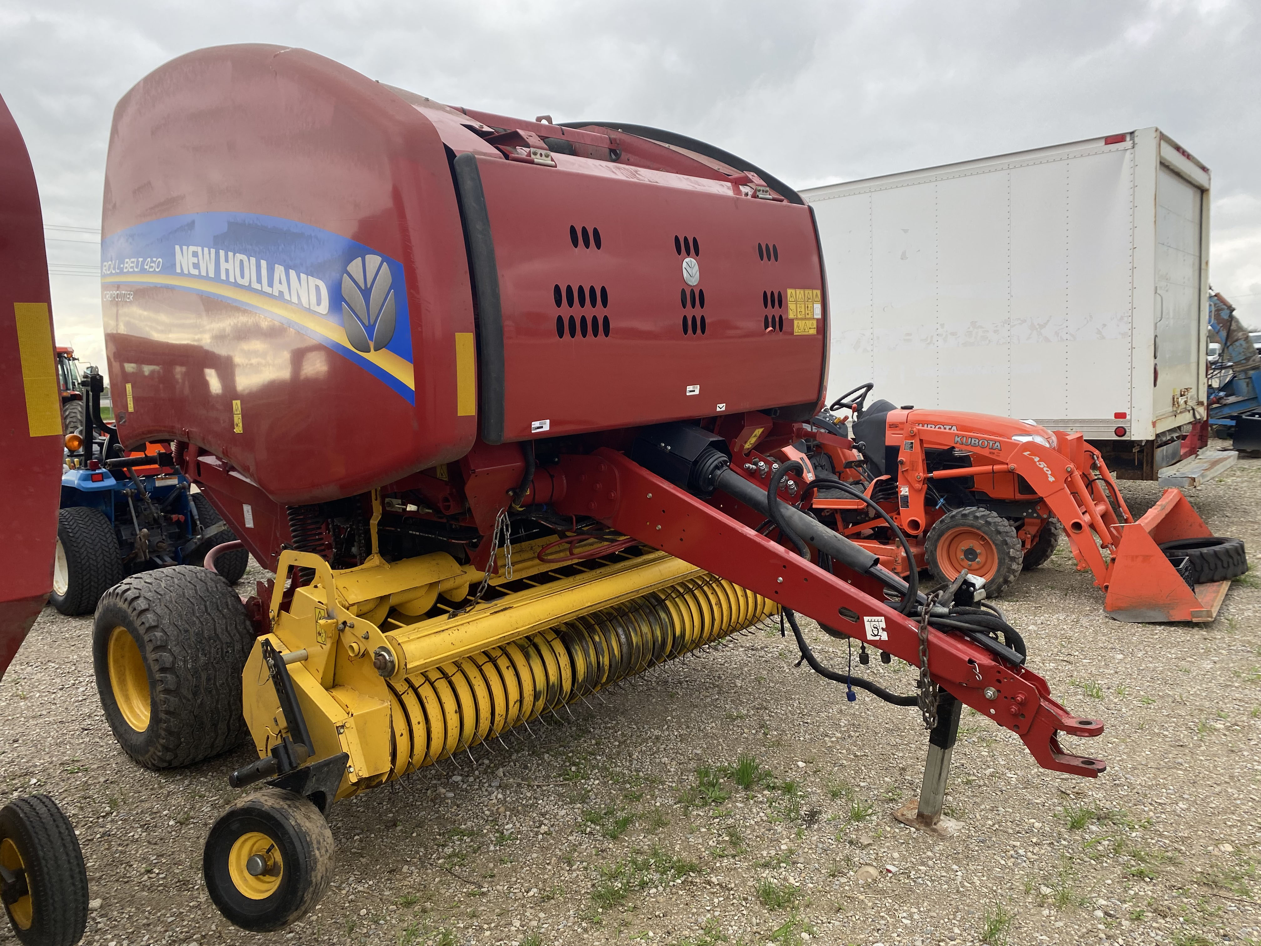 2017 New Holland Rollbelt 450 Baler/Round