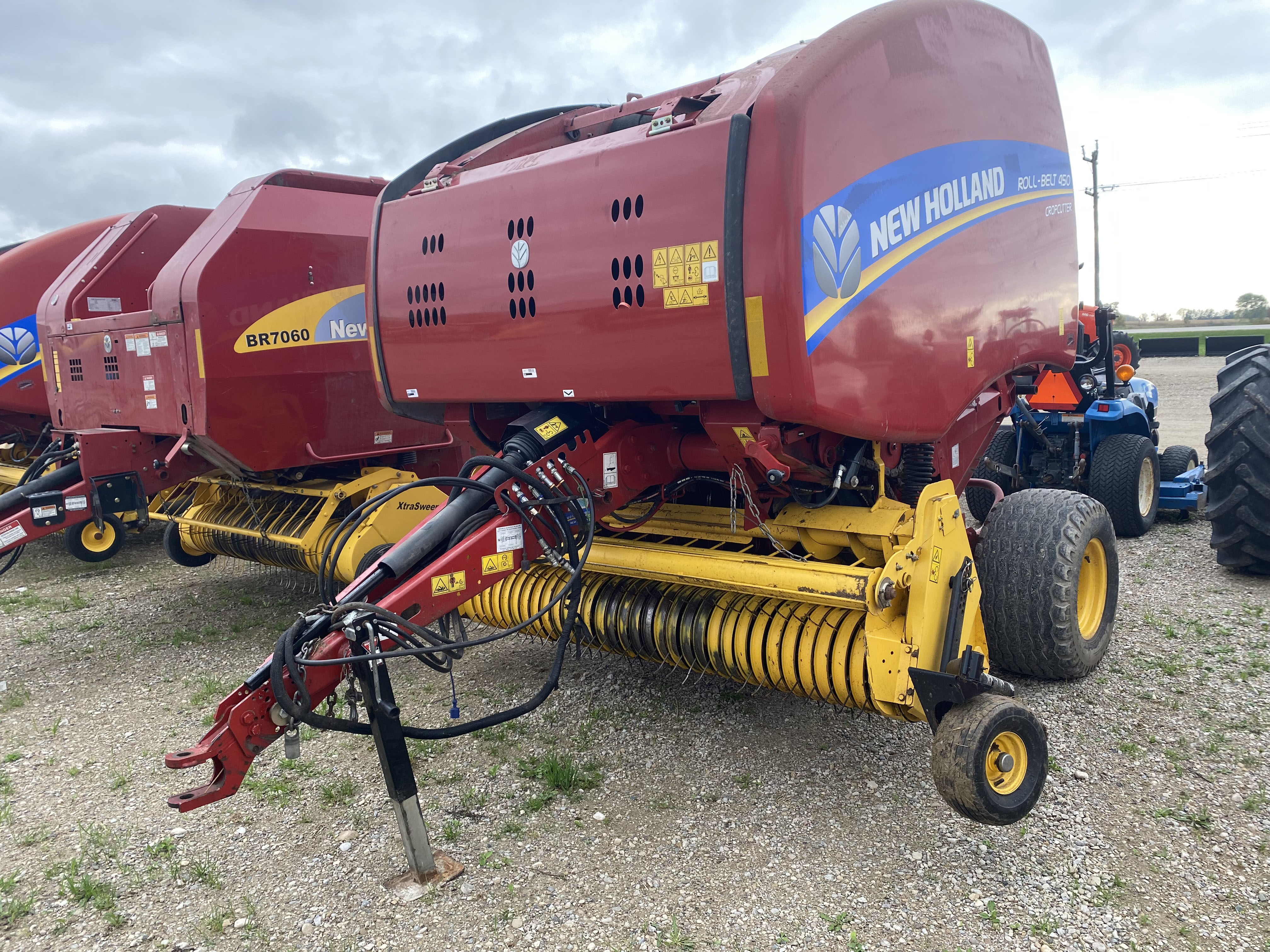 2017 New Holland Rollbelt 450 Baler/Round