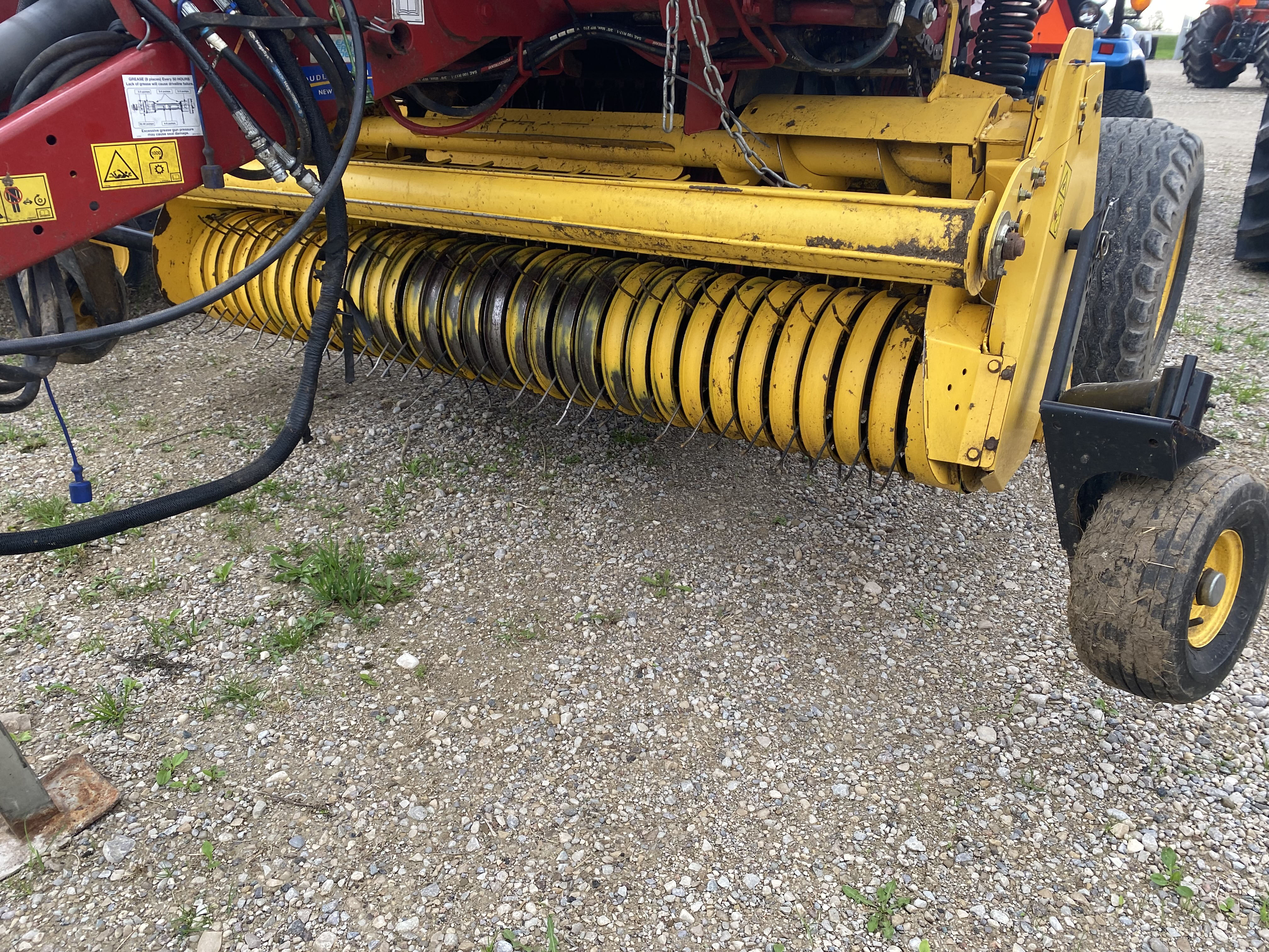 2017 New Holland Rollbelt 450 Baler/Round