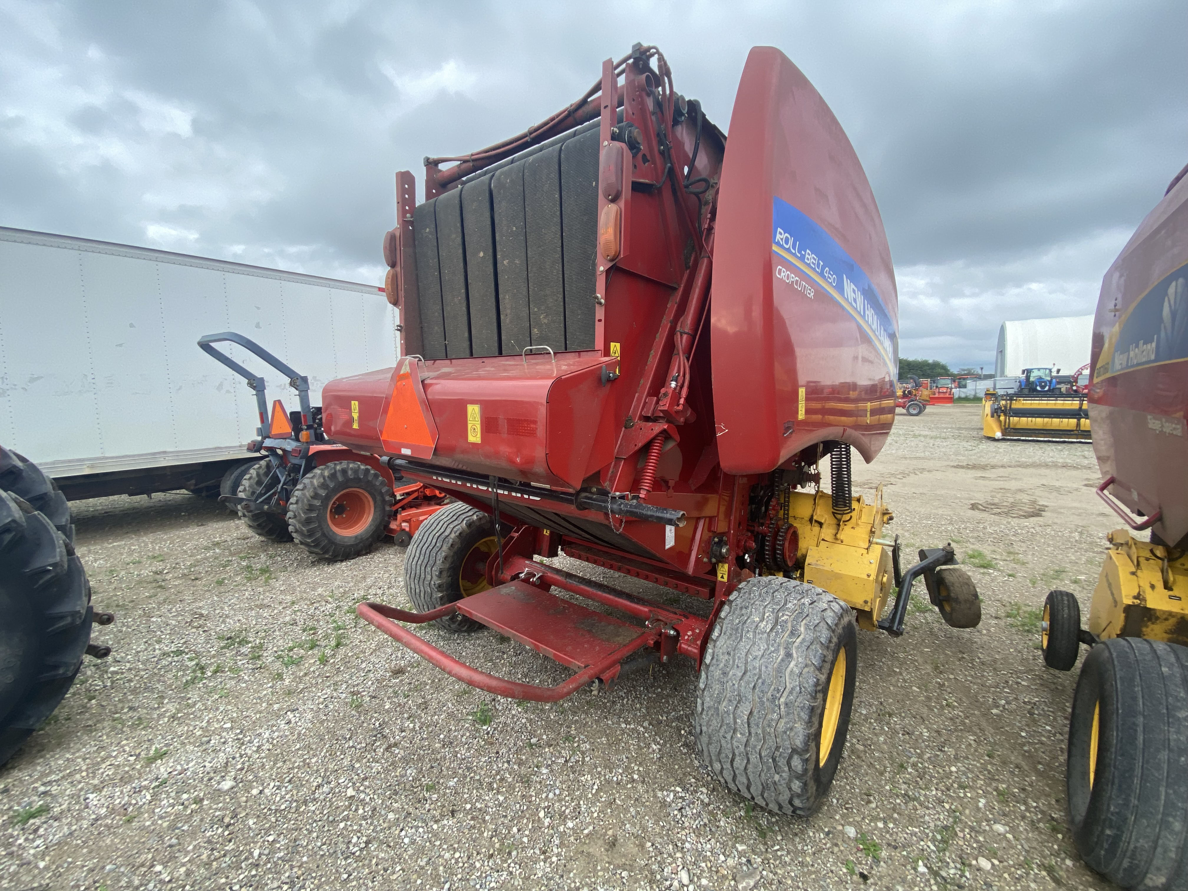 2017 New Holland Rollbelt 450 Baler/Round