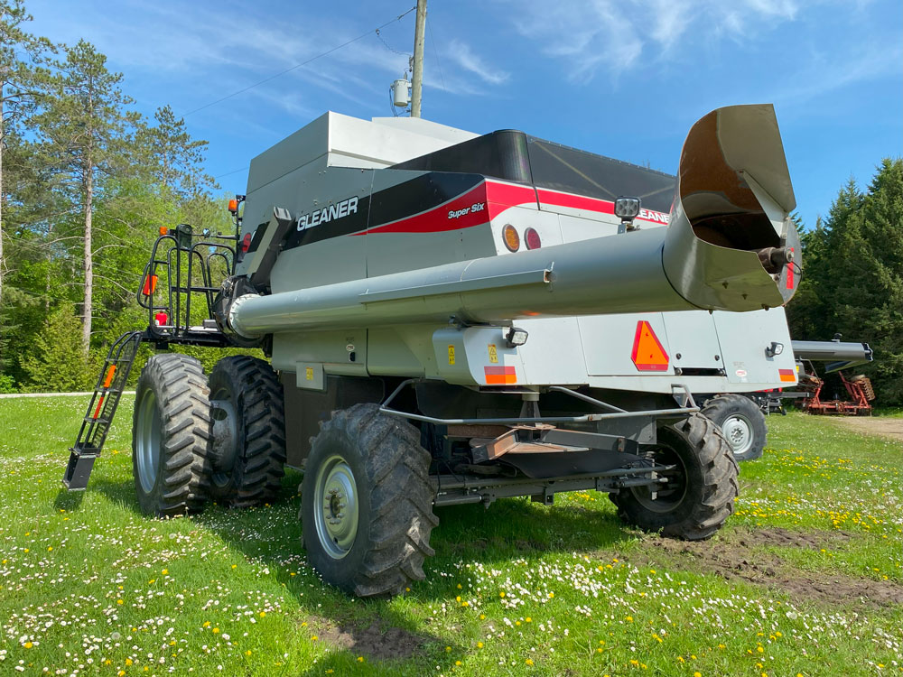 2011 Gleaner S67 Combine