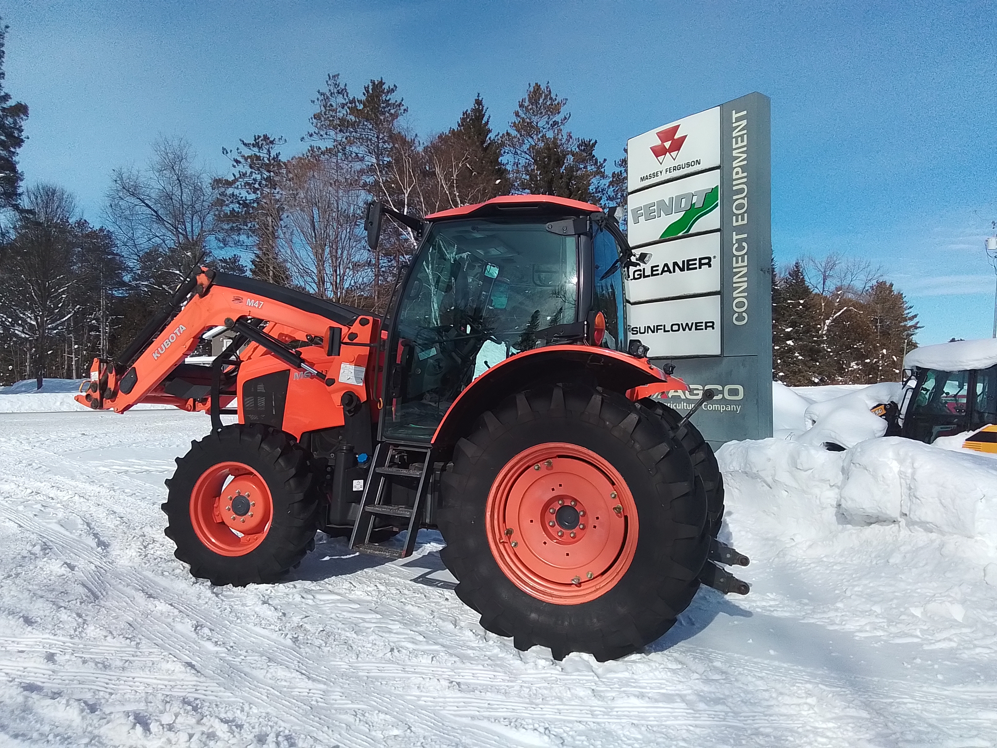 2019 Kubota M6-111DTCC-F Tractor