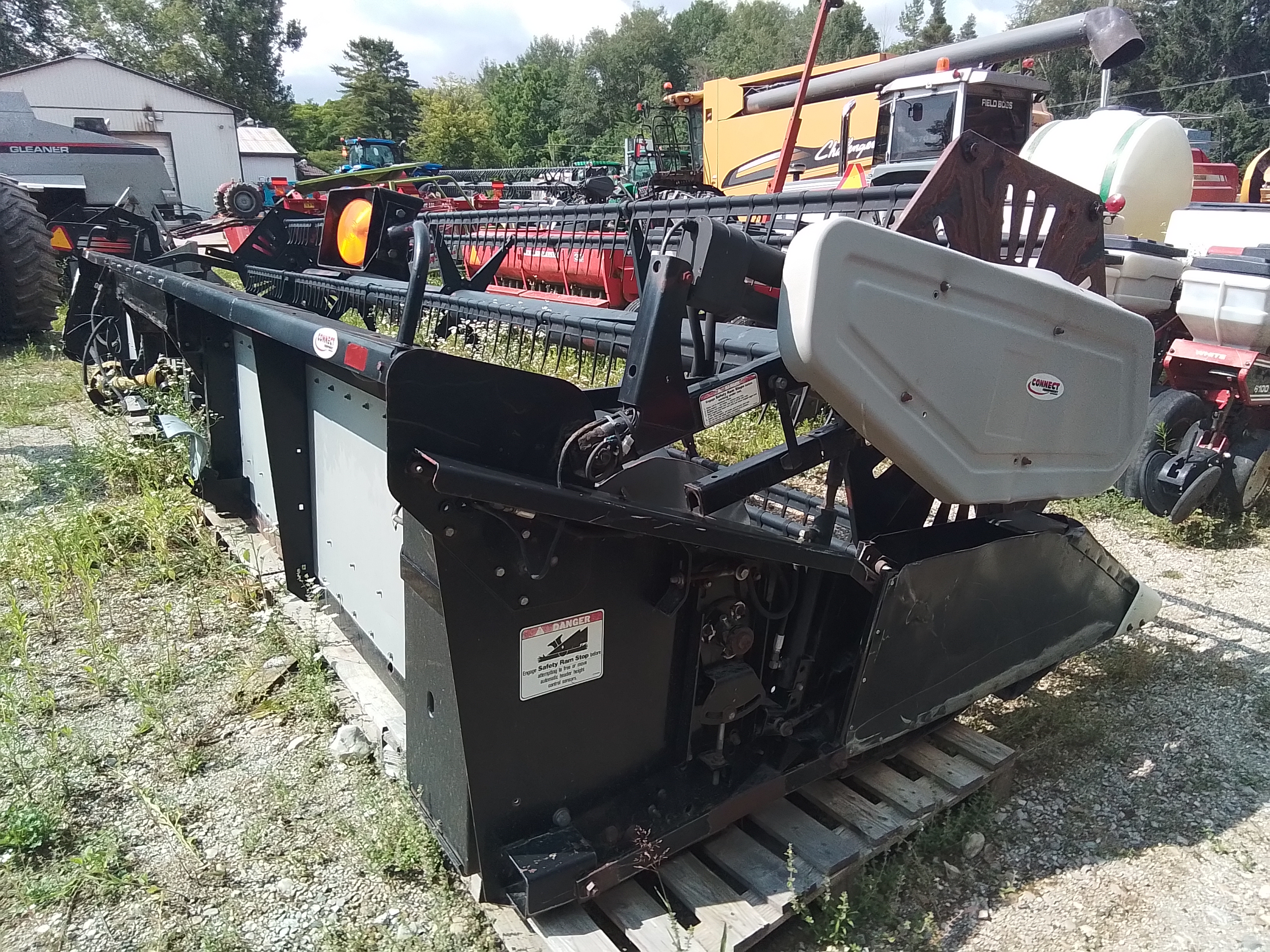 2000 Gleaner 800F25 Misc