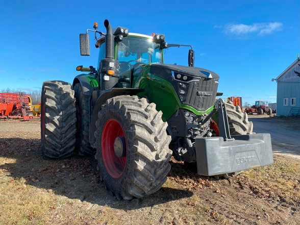 2023 Fendt 1038 Tractor