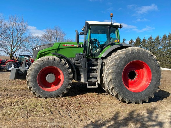 2023 Fendt 1038 Tractor