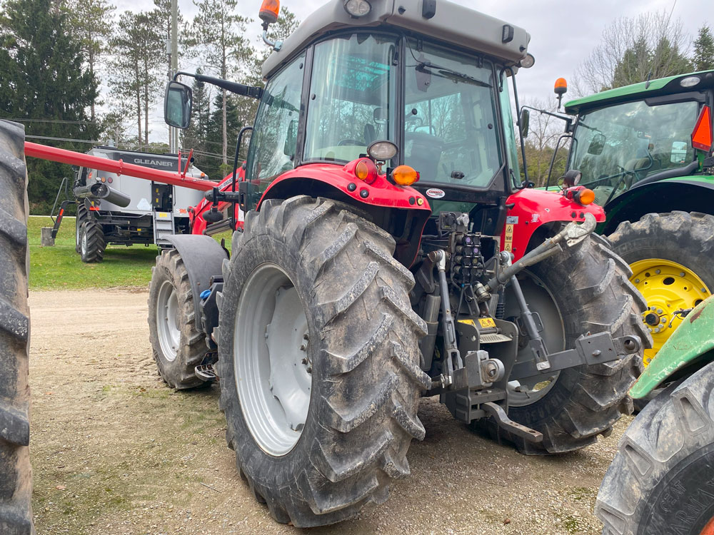 2016 Massey Ferguson 5713SL Tractor