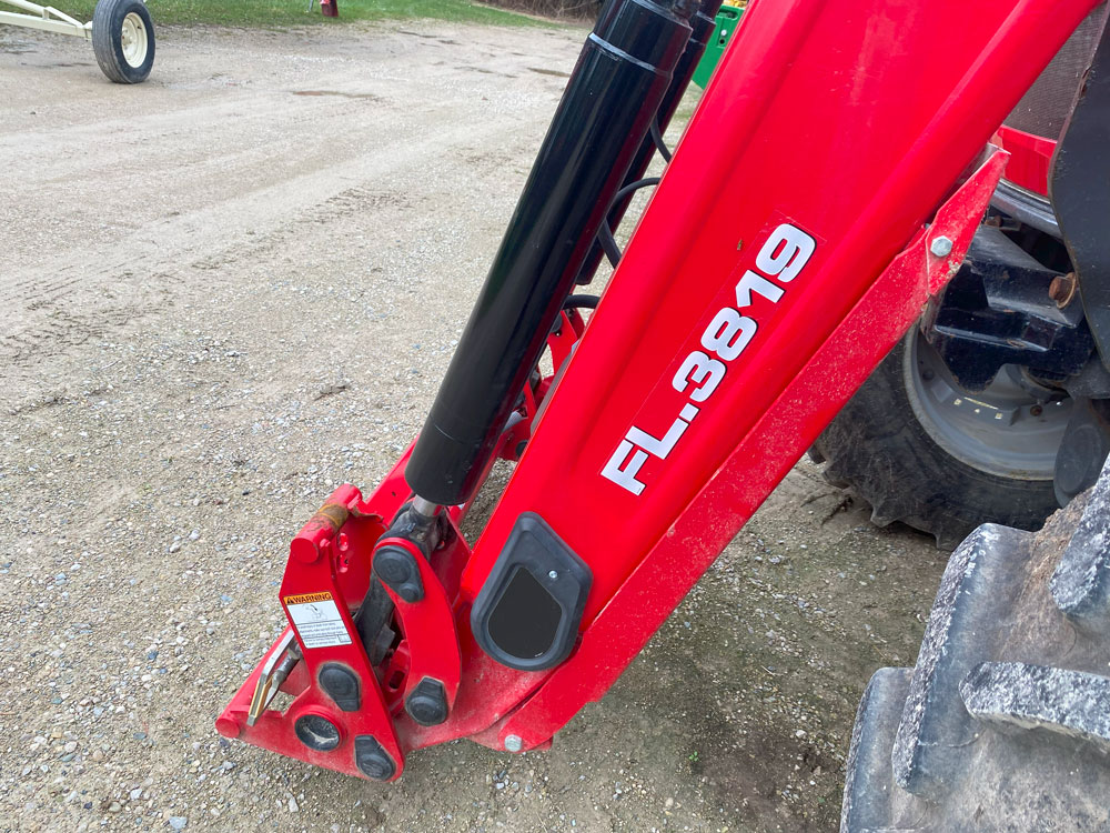 2016 Massey Ferguson 5713SL Tractor