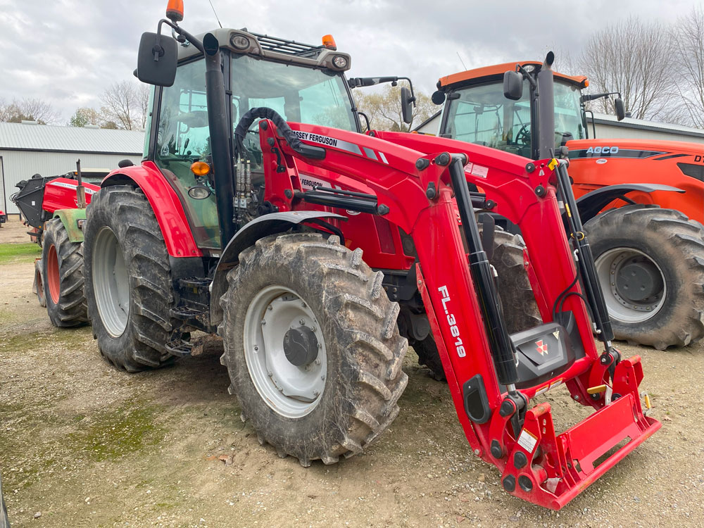 2016 Massey Ferguson 5713SL Tractor