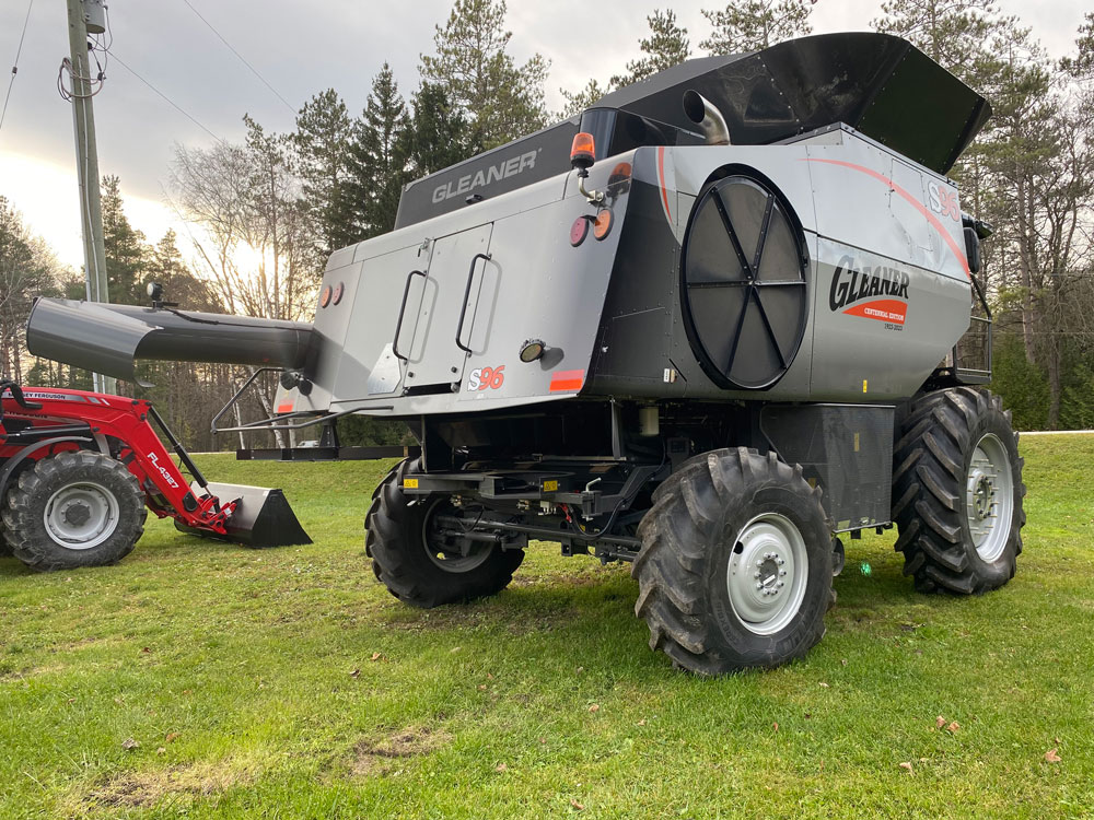 2023 Gleaner S96 Combine