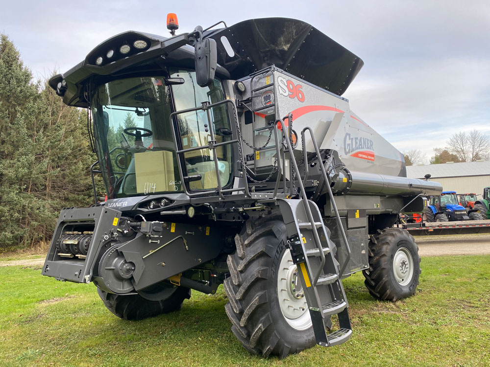 2023 Gleaner S96 Combine