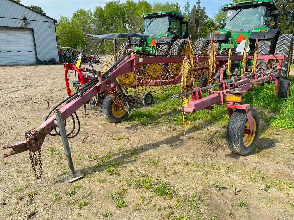 2008 New Holland HT152 Rake